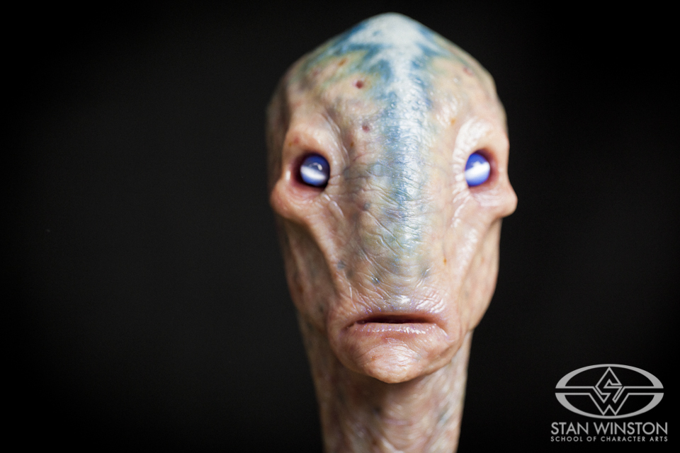 Creature and makeup effects designer Casey Love teaches techniques on how to paint a photo-realistic polymer clay alien from start to finish.
