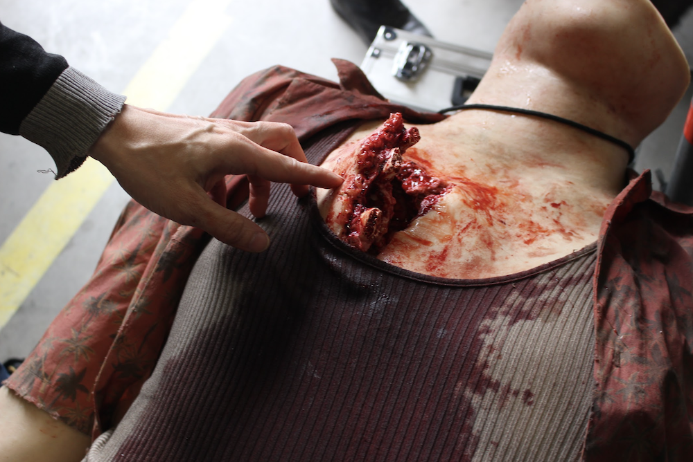 Navarro's larger torso for shots featuring the scaled up&nbsp;chestburster puppet. Image courtesy Filmefex.