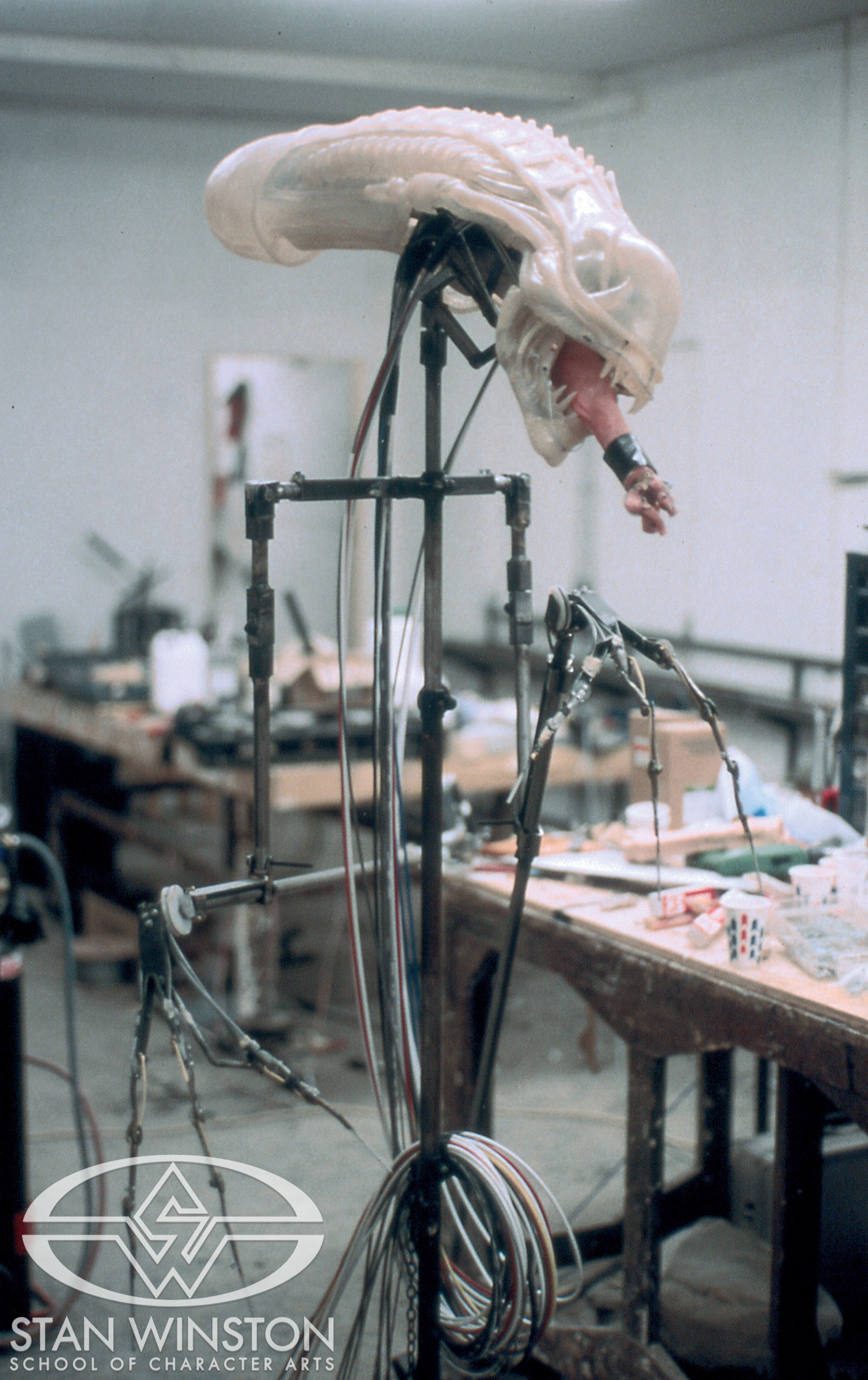 Work-in-progress understructure of the articulated alien head.