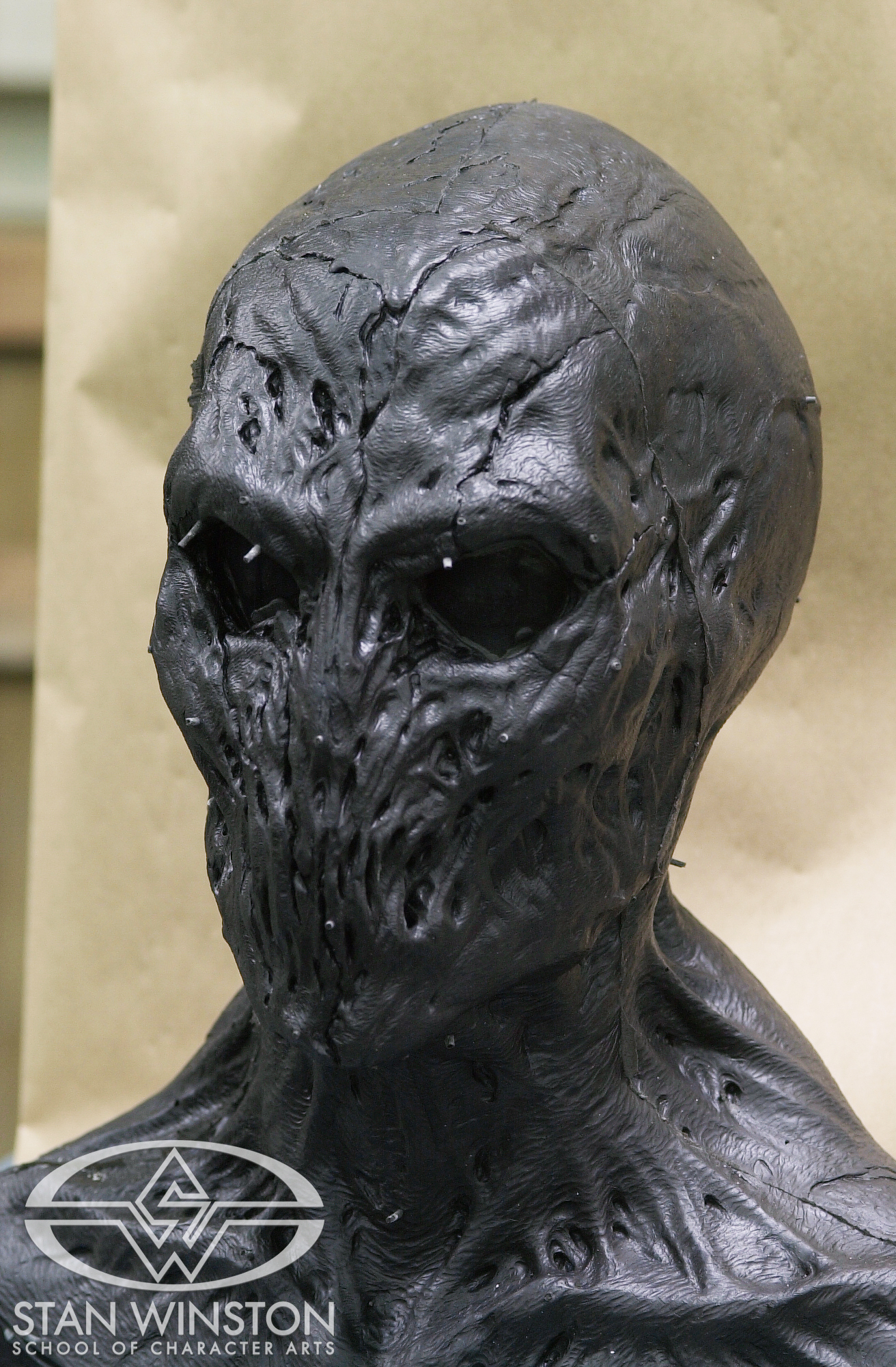 A Harvester's head after molding for use in The Deaths of Ian Stone.