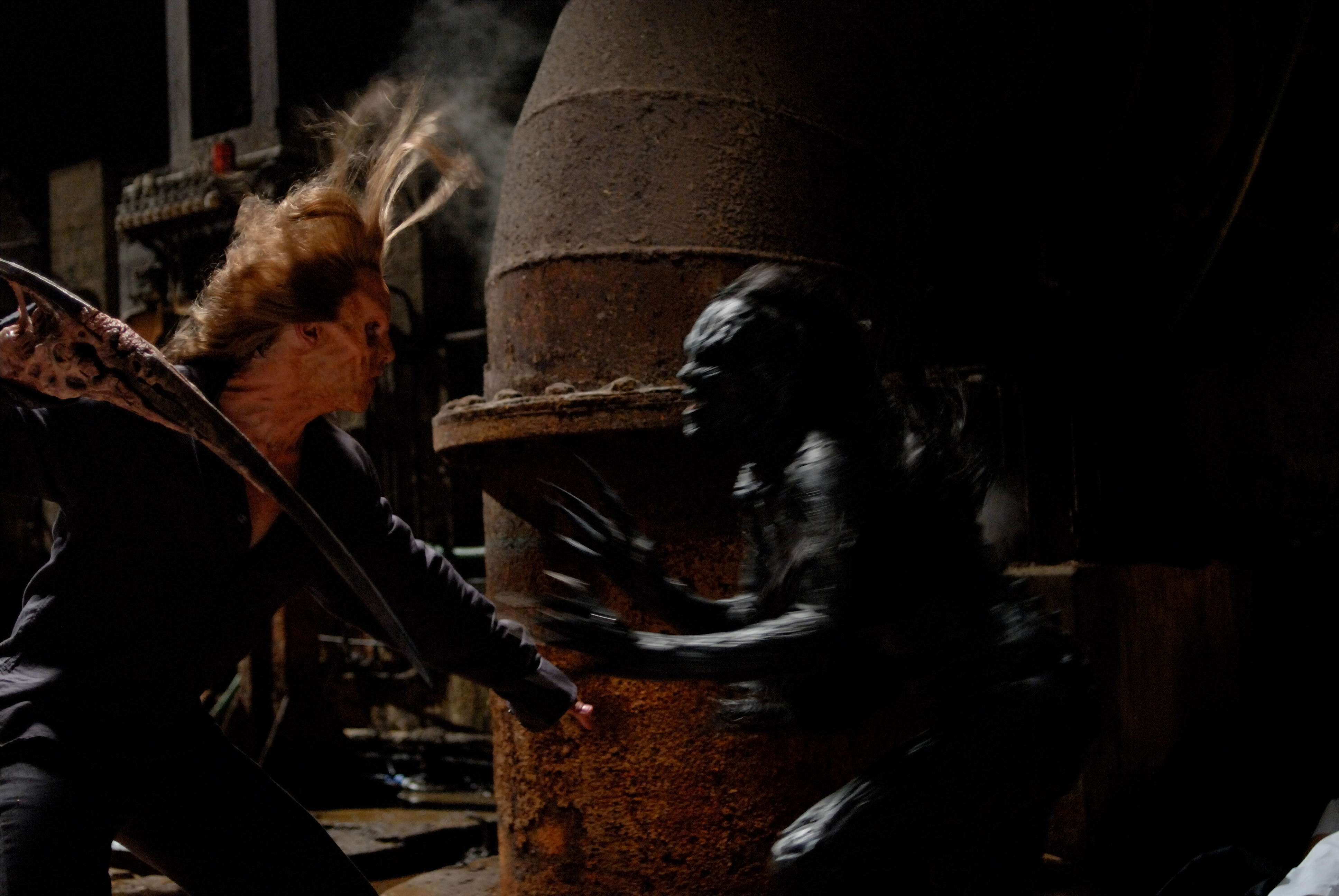 Mike Vogel as Ian Stone fighting with&nbsp;Jaime Murray as Medea on the set of The Deaths of Ian Stone.&nbsp;Photo by Nick Wall.&nbsp;Image courtesy of Odyssey Entertainment,&nbsp;Isle of Man Film Commission,&nbsp;Stan Winston Productions.