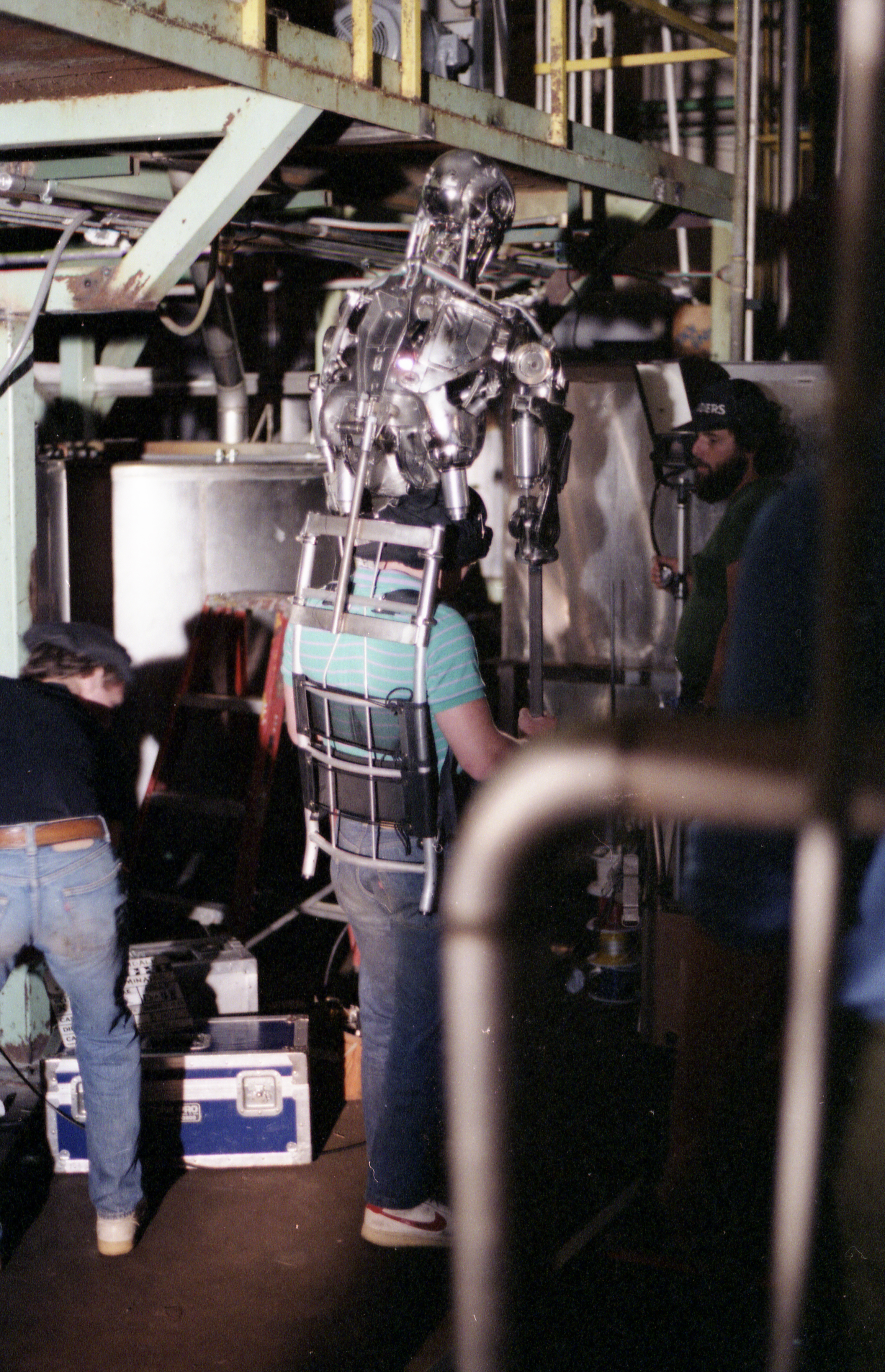 The backpack rig from behind, worn by Shane Mahan. Image courtesy of Hemdale Film, Pacific Western Productions, Euro Film Funding, and Cinema '84.